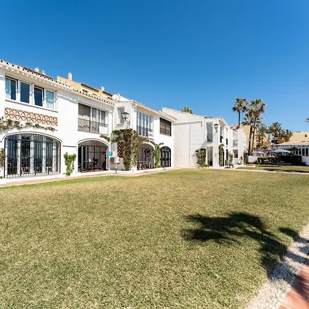 Hébergement de vacances Sea Front House Macarena D Marbellac