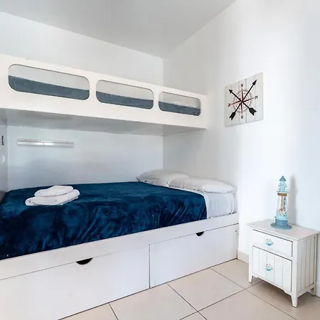 Holiday home Sea Front House Macarena D *