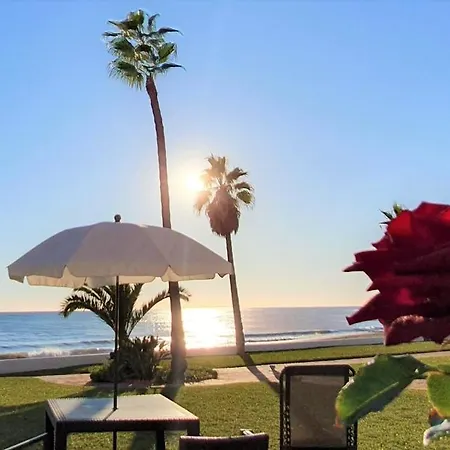 Holiday home Sea Front House Macarena D