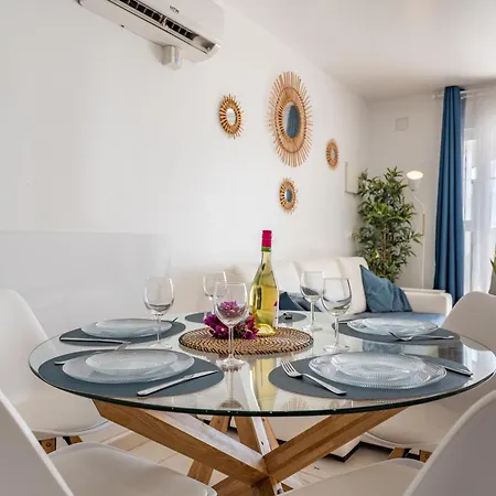 Sea Front House Macarena D Nyaraló